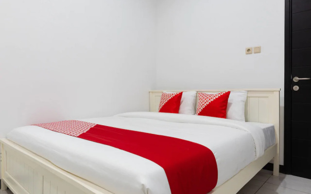 Cozy Stay by OYO Rooms