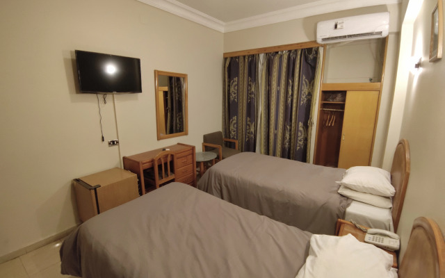 Royal House Hotel