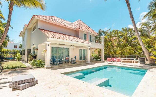 Cozy 3br-villa w Pool BBQ in Punta Cana