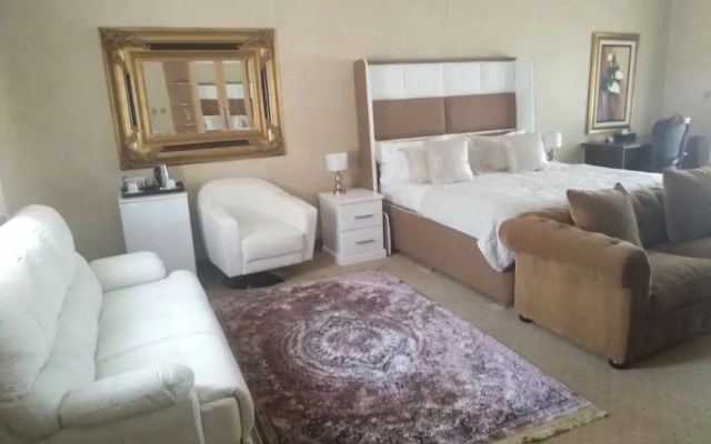 Equestrian Royal Boutique Hotel & Spa