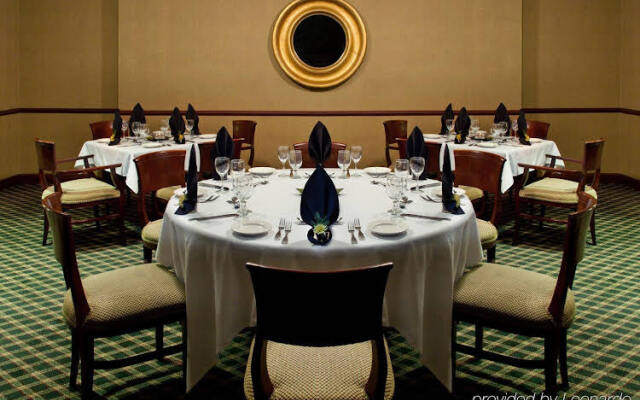 Holiday Inn Cleveland-Airport