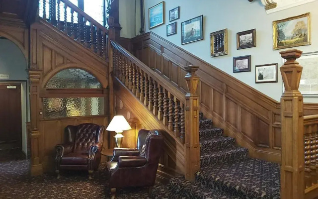 Strathearn Hotel