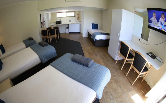 Sleepy Hill Motor Inn