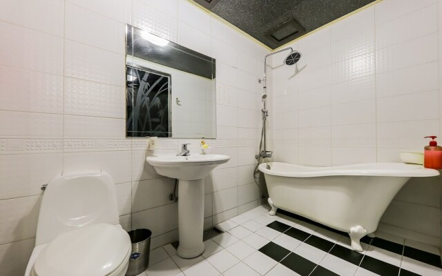 The Wall Hotel