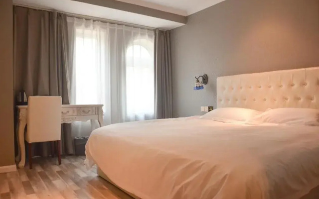 Qingdao Xiehou International Youth Hotel