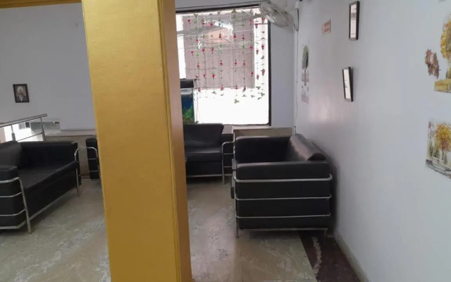 Airport Hotel Parikshit Palace