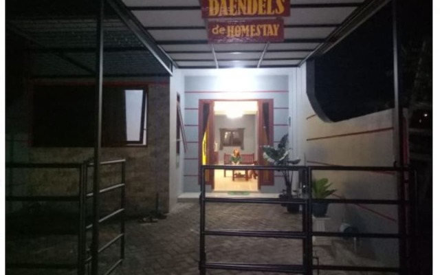 Deandels De Homestay