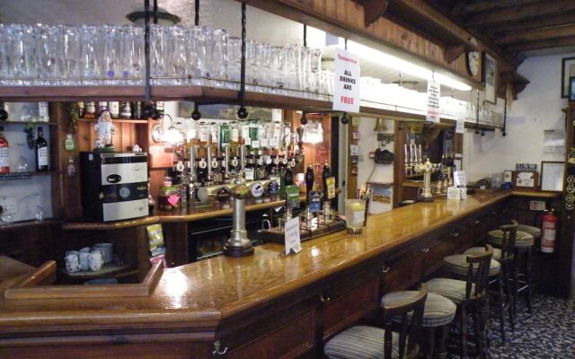 Twa Dogs Inn