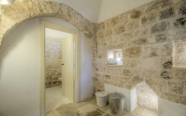 Trullo Pagliaro Cisternino by Typney