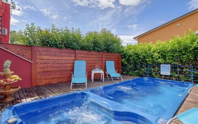 Modern Holiday Home in Umag With Private Whirlpool