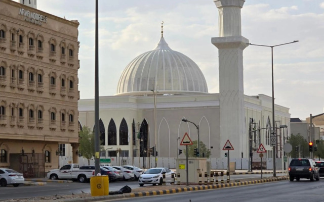 Makarim Najd 4