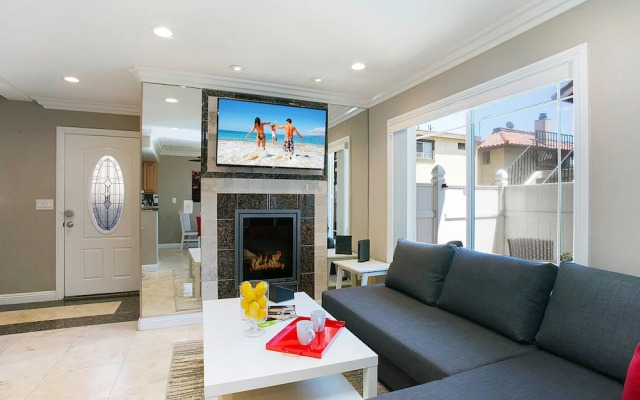 Multi-level 2br-fast Wifi-free Parking -cm-1