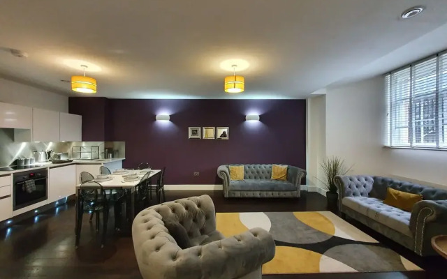 Stylish Executive Apartment in Reading