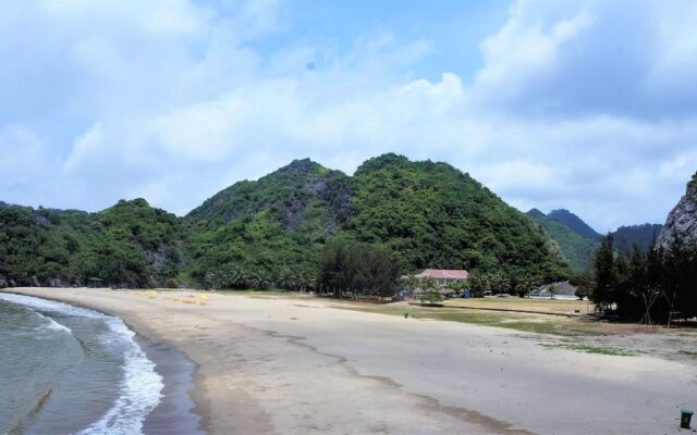 Tung Thu Beach Bungalow