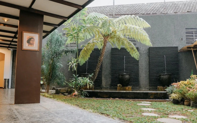 Tuwuh Hotel at Kayutangan