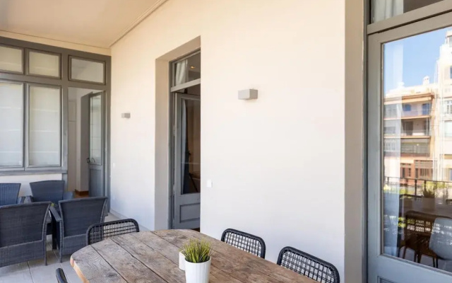 Apartamento de Tres Habitaciones con Terraza 21B