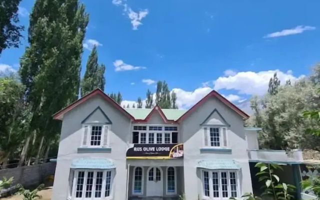 Rus Olive Lodge