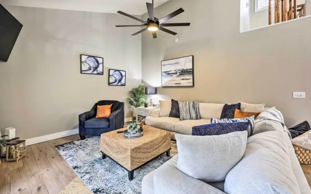 Lakefront Rogers Getaway w/ Hot Tub & Deck!
