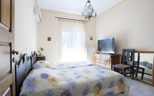 Spacious villa at Ilia Edipsou