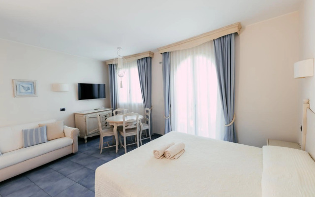 Baia Delphis Resort