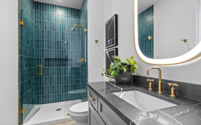 Modern Cowboy - Private Balcony - Mins To Broadway