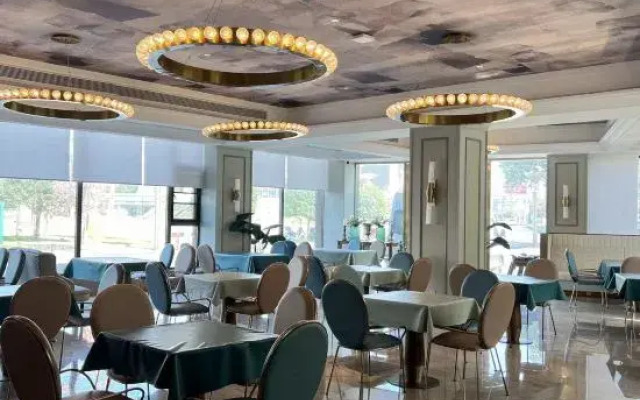 Starway Hotel (Emeishan Gymnasium)