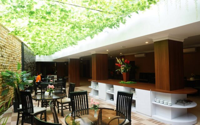 Royal Park Hotel