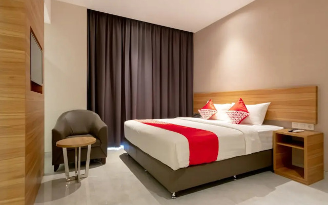 Travel Hub Hotel Kualanamu Airport