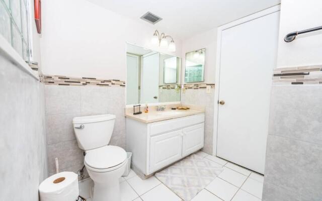 Lovely 2 Bedroom Beachfront Condo
