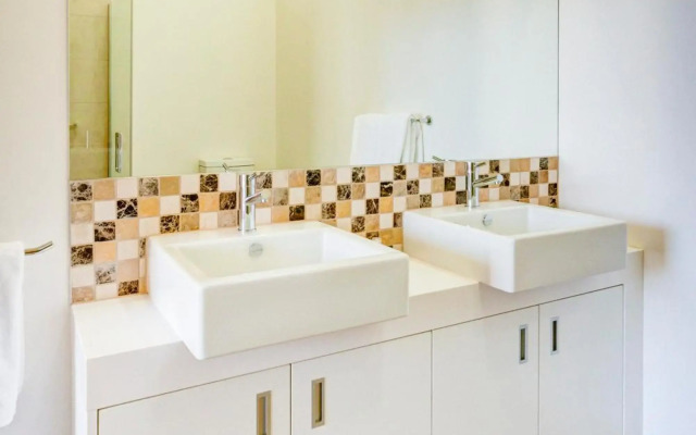 Mantra Charles Hotel Launceston