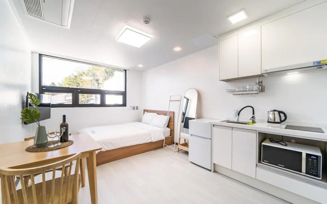 Yeosu Nangmanstay Pension