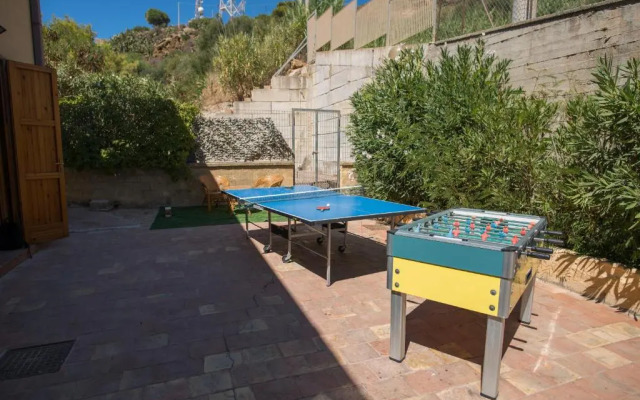 Holiday House With Panoramic View, Balcony, Wifi, and Near the Sea