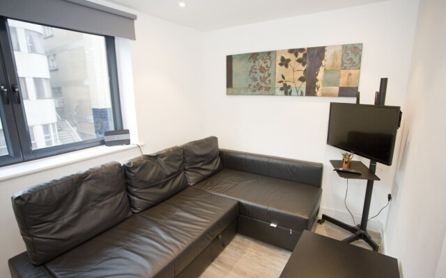 8 Compass Point