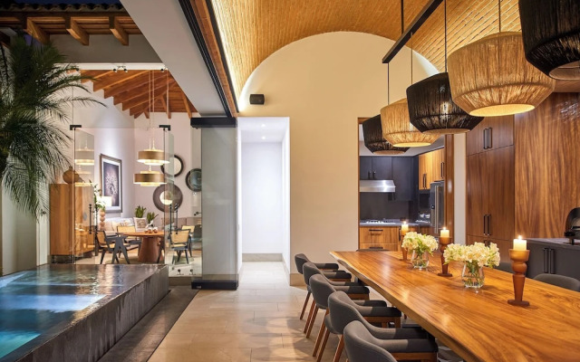 Singular Signature Residences