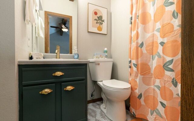 Green Meadow Getaway 2 Bedroom Condo