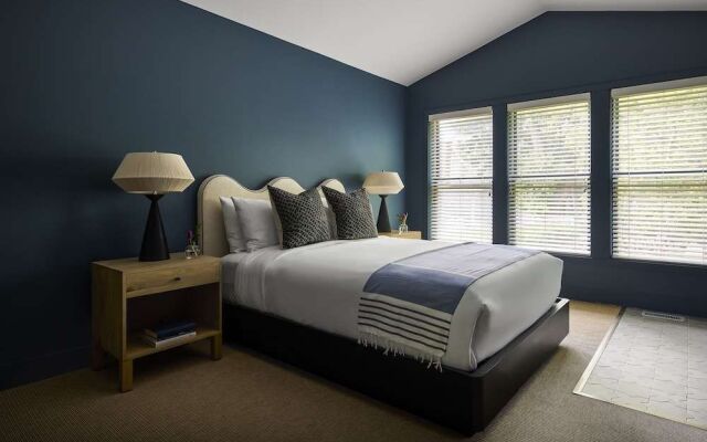 The Neighborhood Hotel-New Buffalo