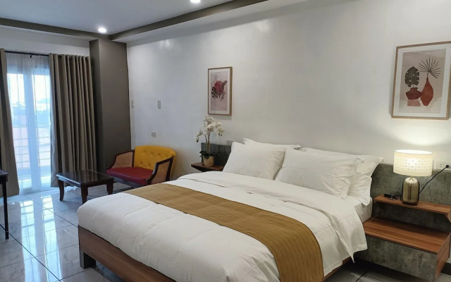 Rosh Hotel
