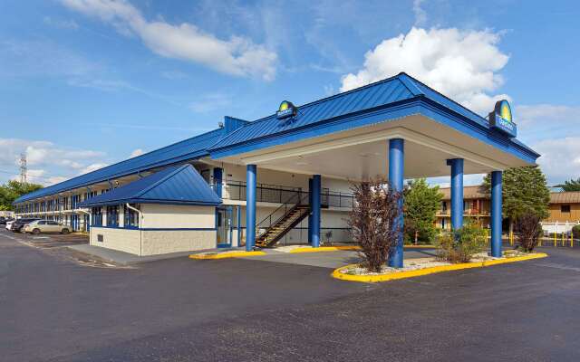 Days Inn by Wyndham Knoxville North