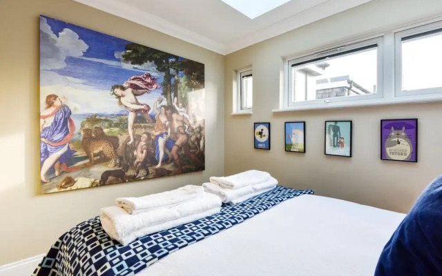 Stylish Family Home Close To Ealing Common