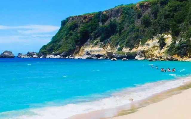 Beachside Near Airport Near Golf Course