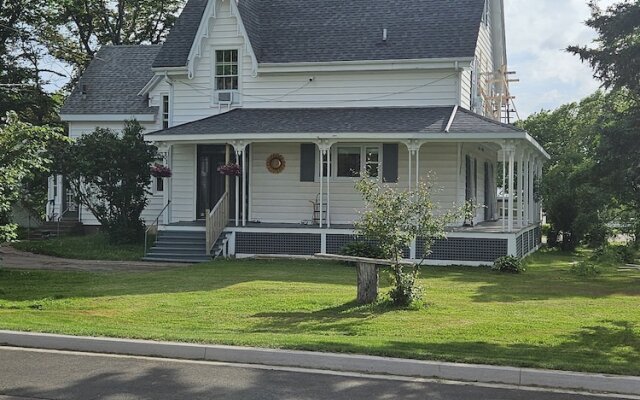 Sunflower Guest Suites