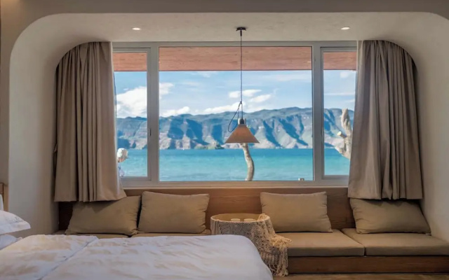 Lugu Lake And share resort hotel
