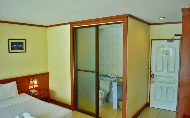Outdoor Inn Kata Hotel