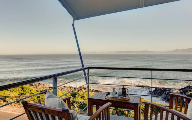 Whalesong Lodge