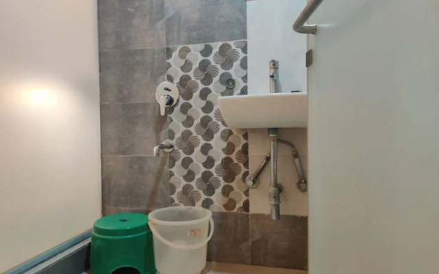 OYO 8490 Hotel Grandeur