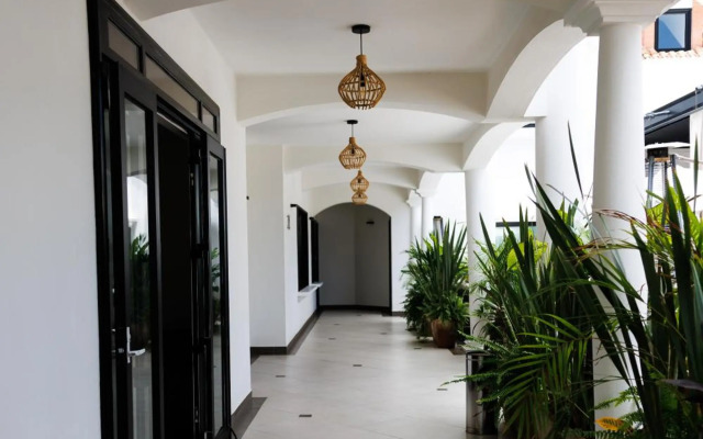 Casa Bonita Hotel + Cocina