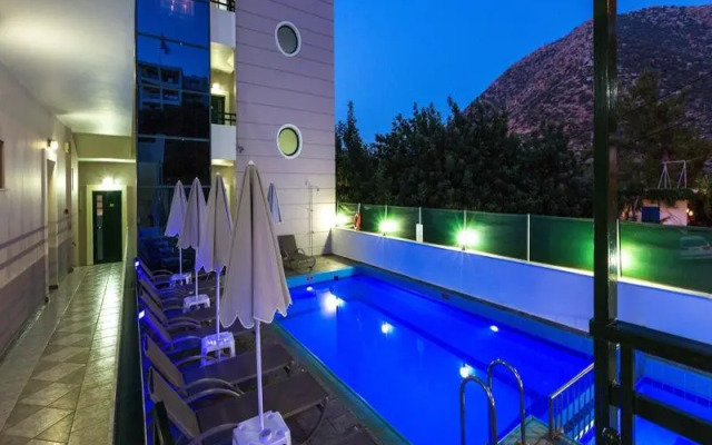 Kalamaki Property Manos Palace