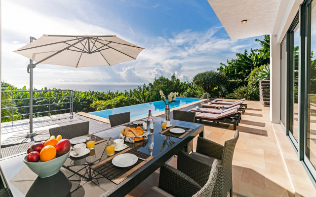 Contemporary villa, heated infinity pool, sea-views | Designhouse