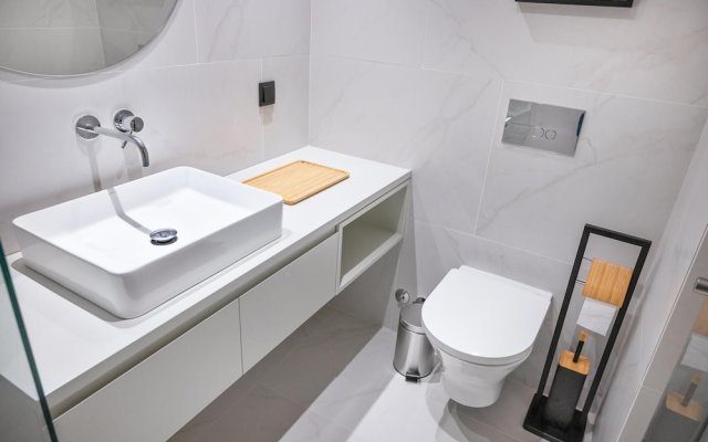 Elegant Downtown Apartment by Vacationy