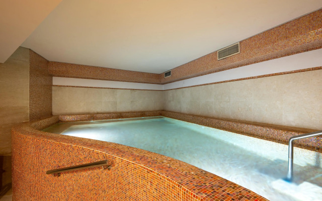 Sesimbra Oceanfront Hotel